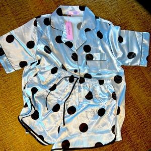 Cheibar satin pajama set powder blue and black polka dots NWT pjs size M